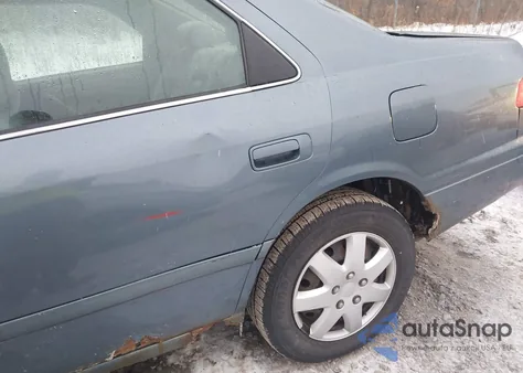 2001 Toyota Camry Le from USA, damaged, VIN JT2BG22K510596392